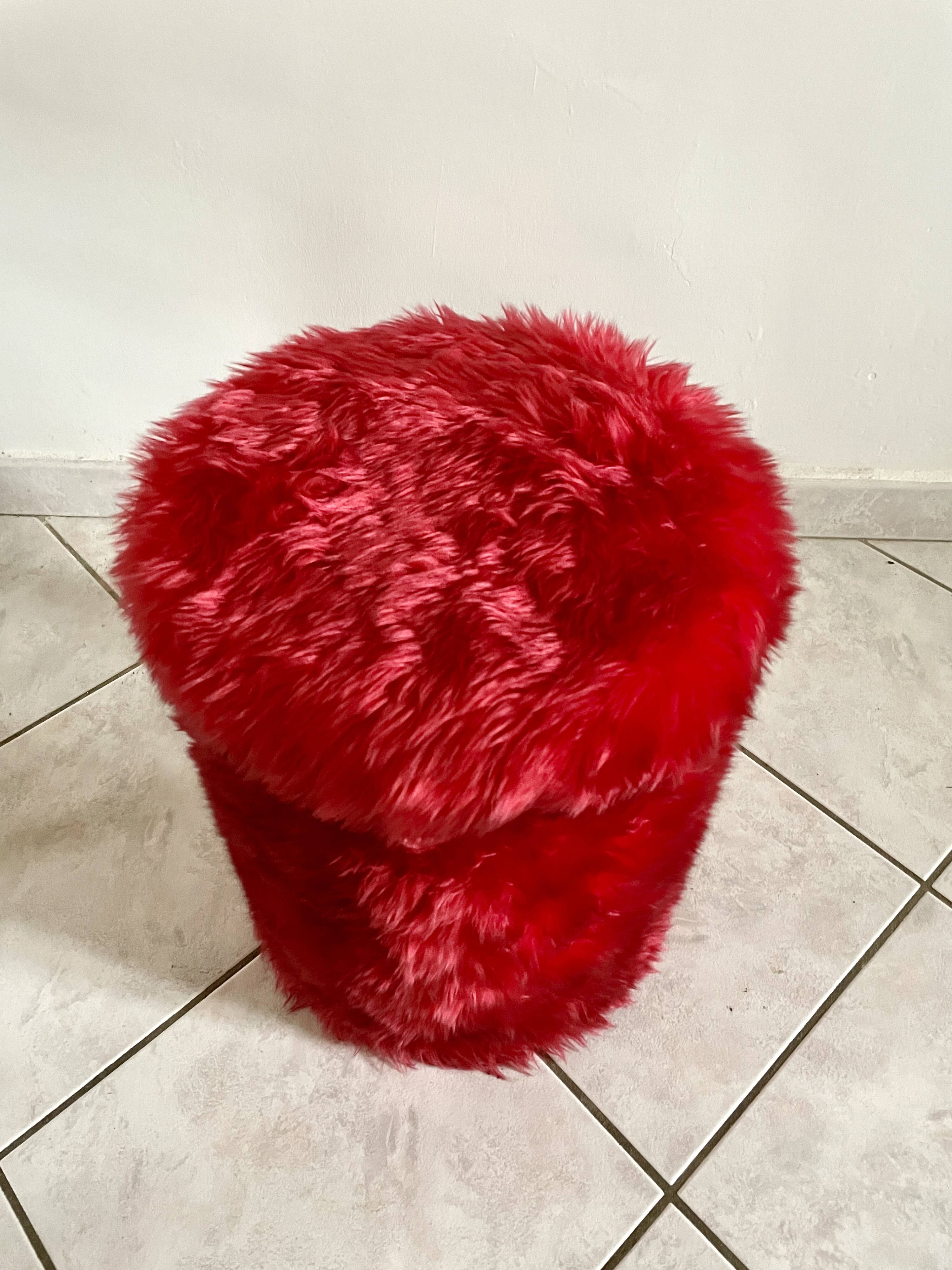 Red moumoute chair and pouf
