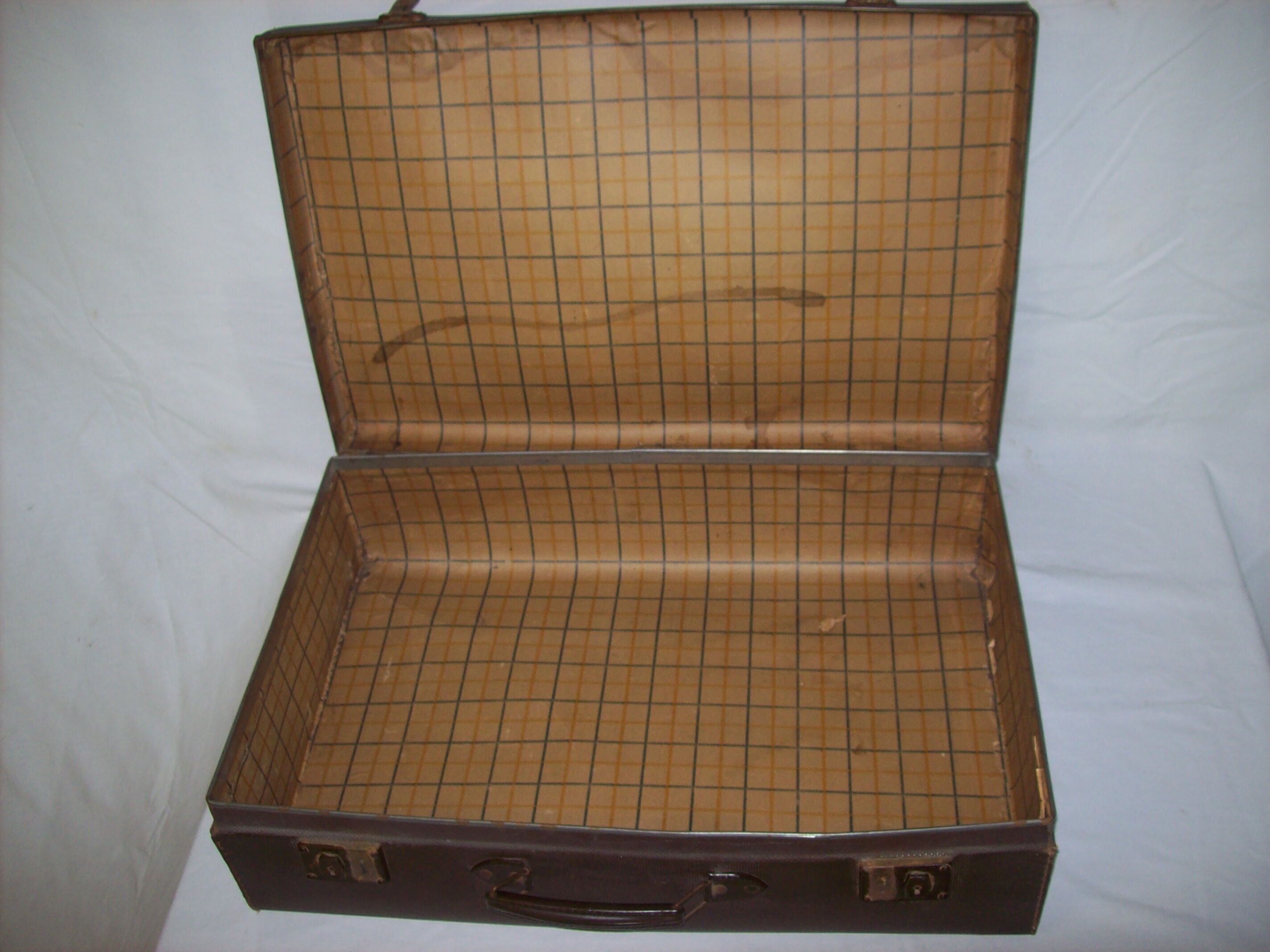 Suitcase from the 30/40 years