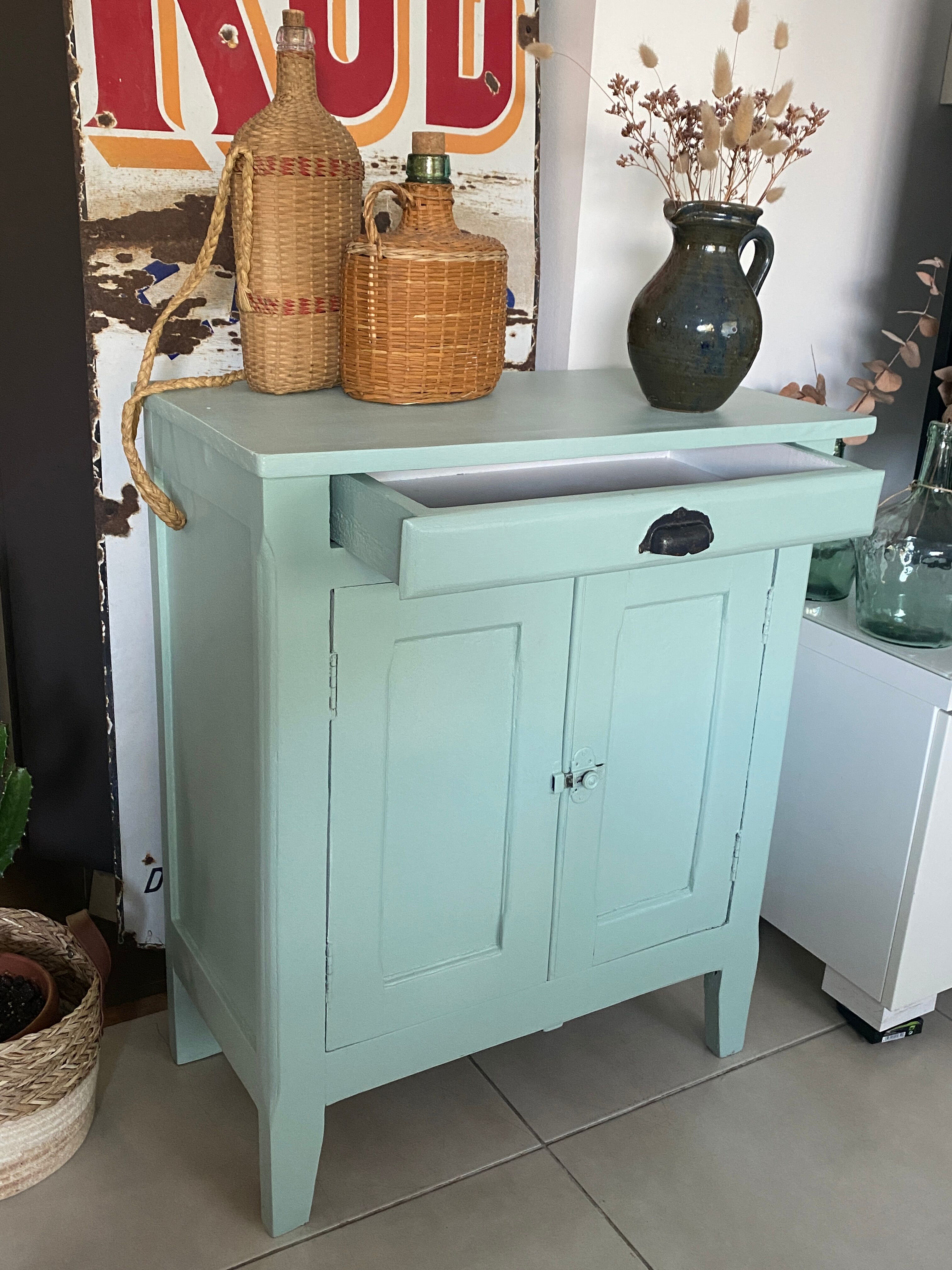 Buffet parisien vert mint