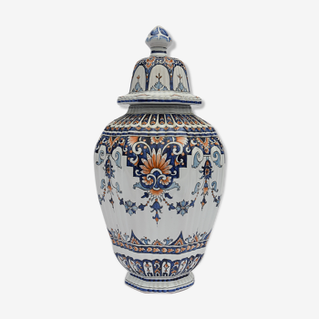 Pot covered in faience