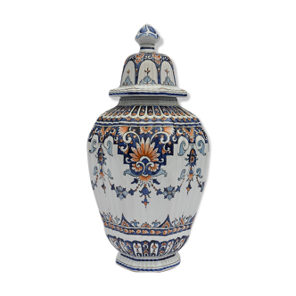 Pot couvert en faience