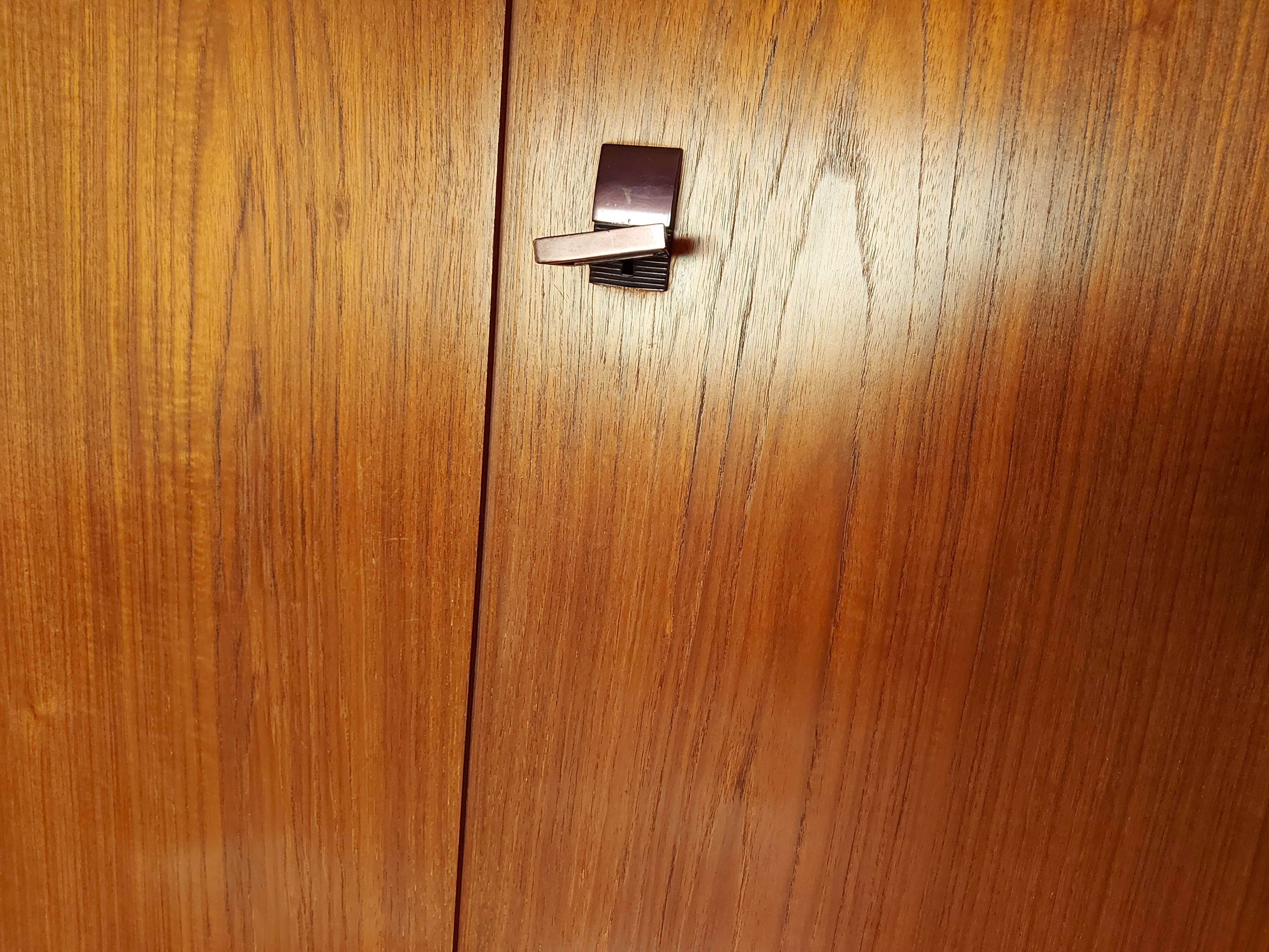 Vintage cabinet in palissandre