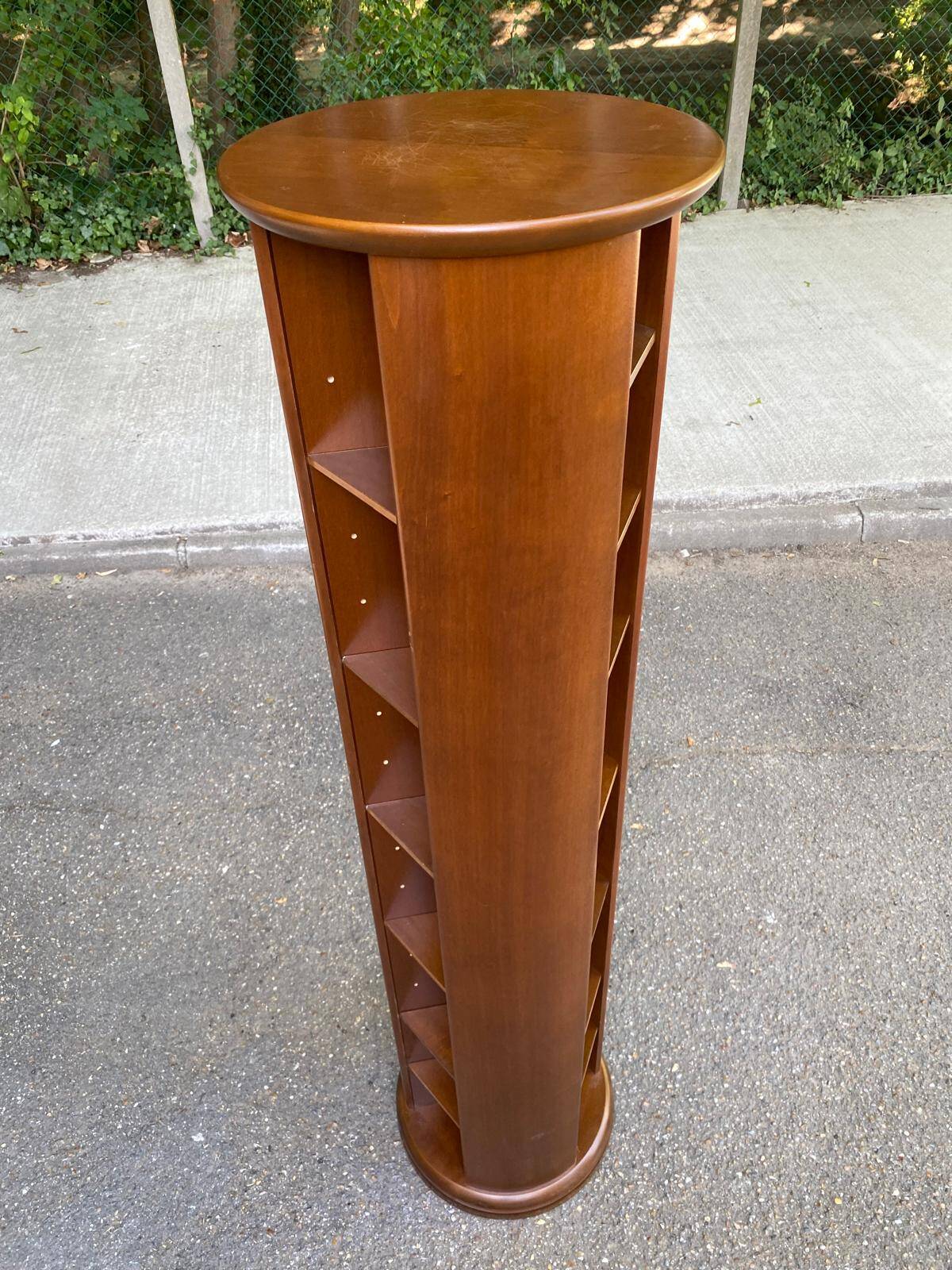 Sellette pivotante en bois