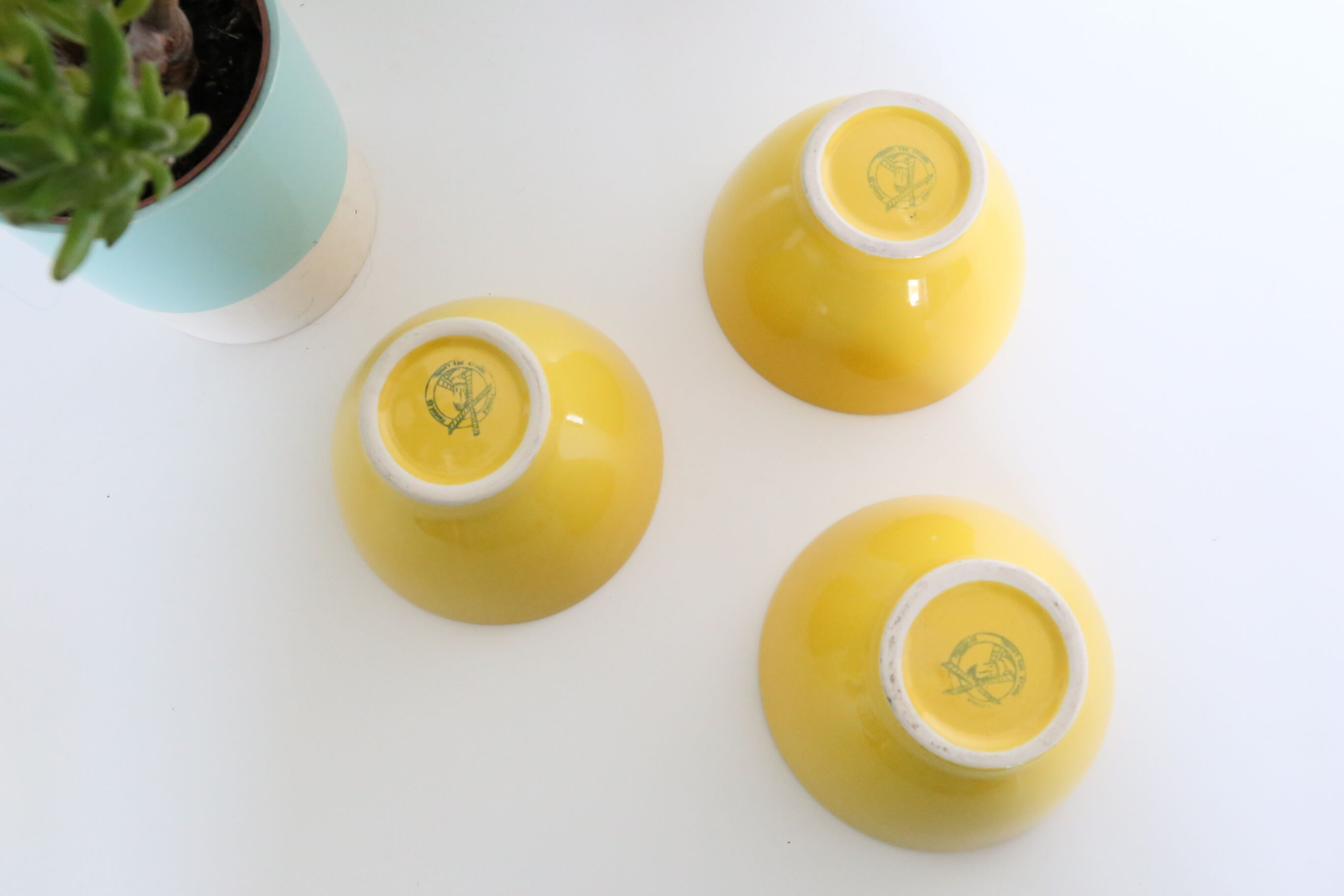 6 yellow bowls Moulin des Loups