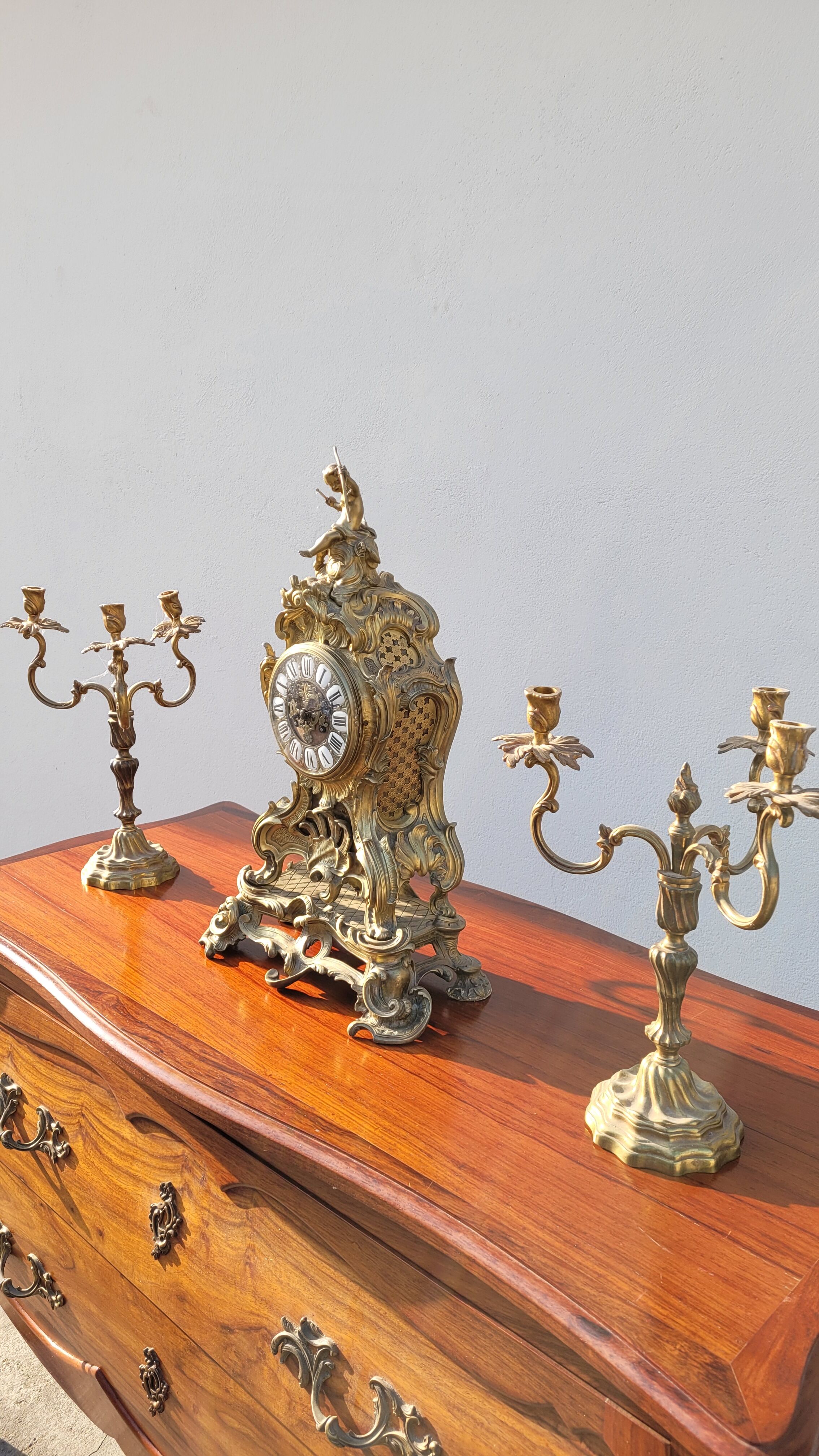 Curved Louis XV style commode in mahogany.