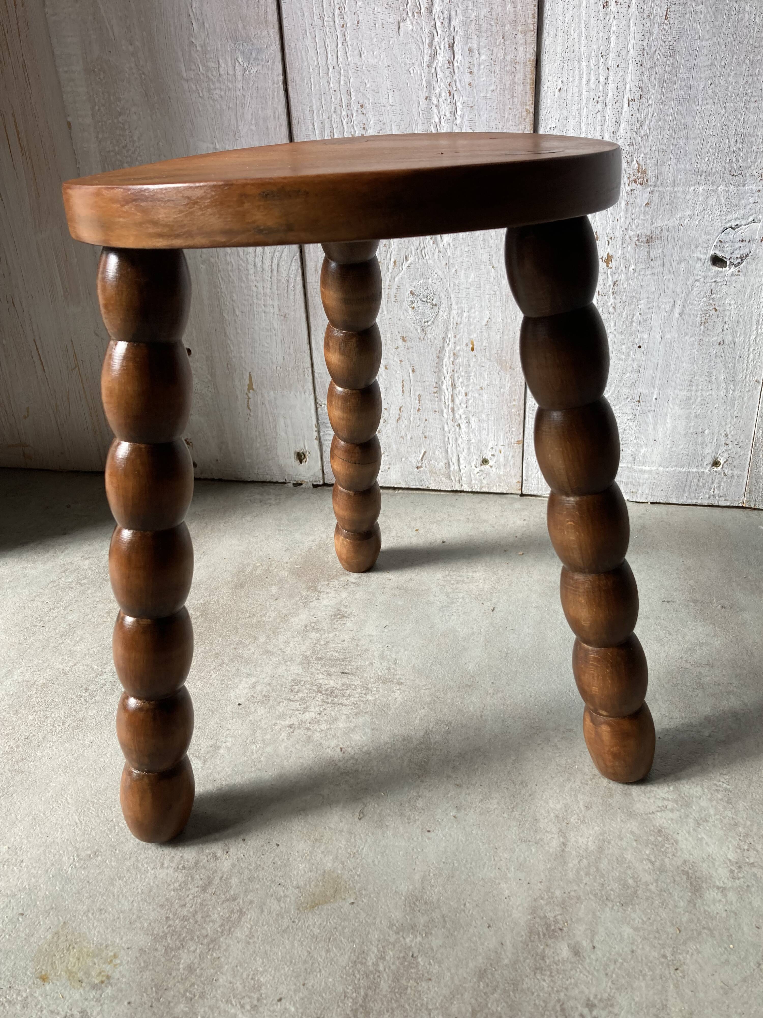 Tabouret tripode