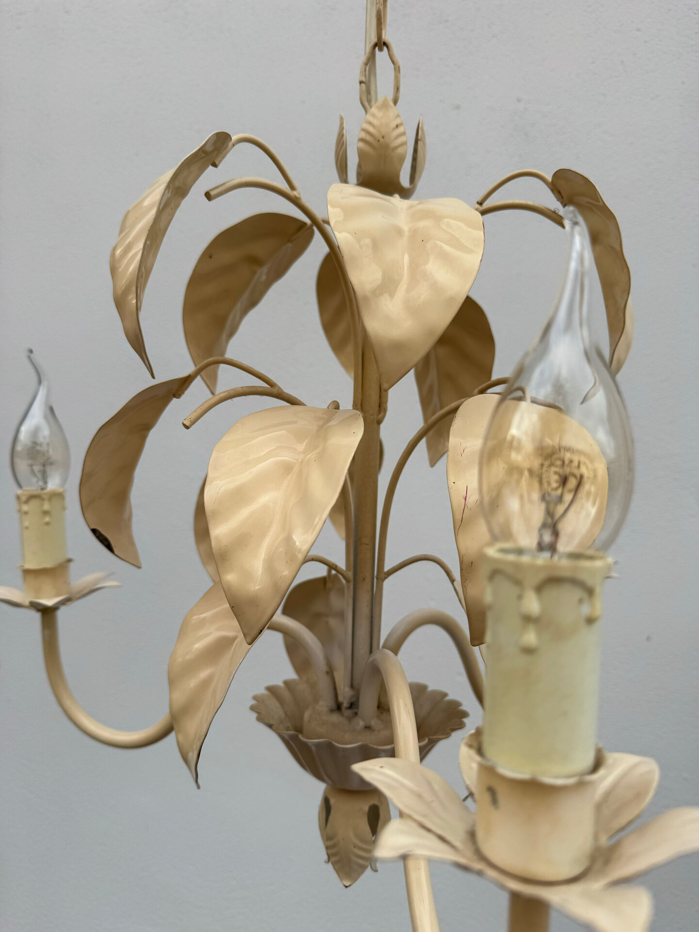 Lustre style florentin feuilles de tabac années 70