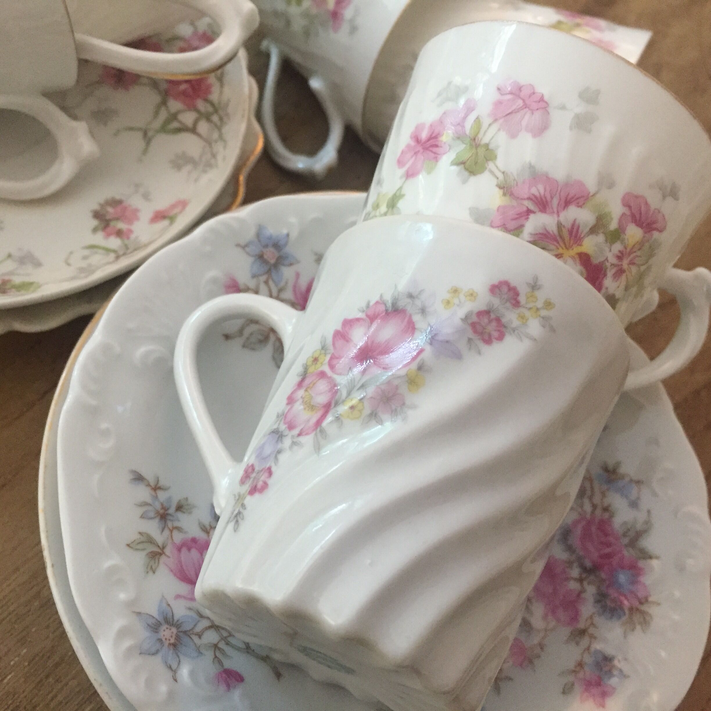 6 old striated porcelain coffee cups
