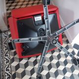 Poltrona Frau Chancellor President red office chair with wheels