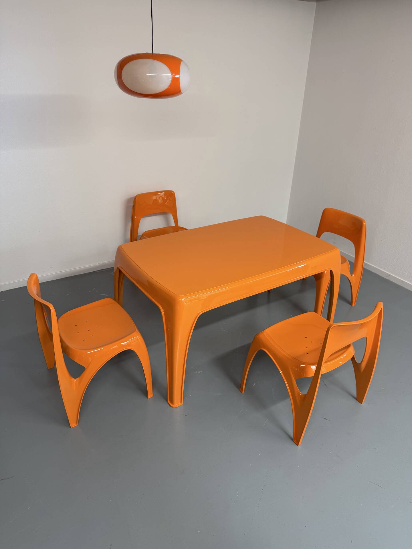 Table and 4 dining chairs designed by Preben Fabricius, Interplast, 1970s.