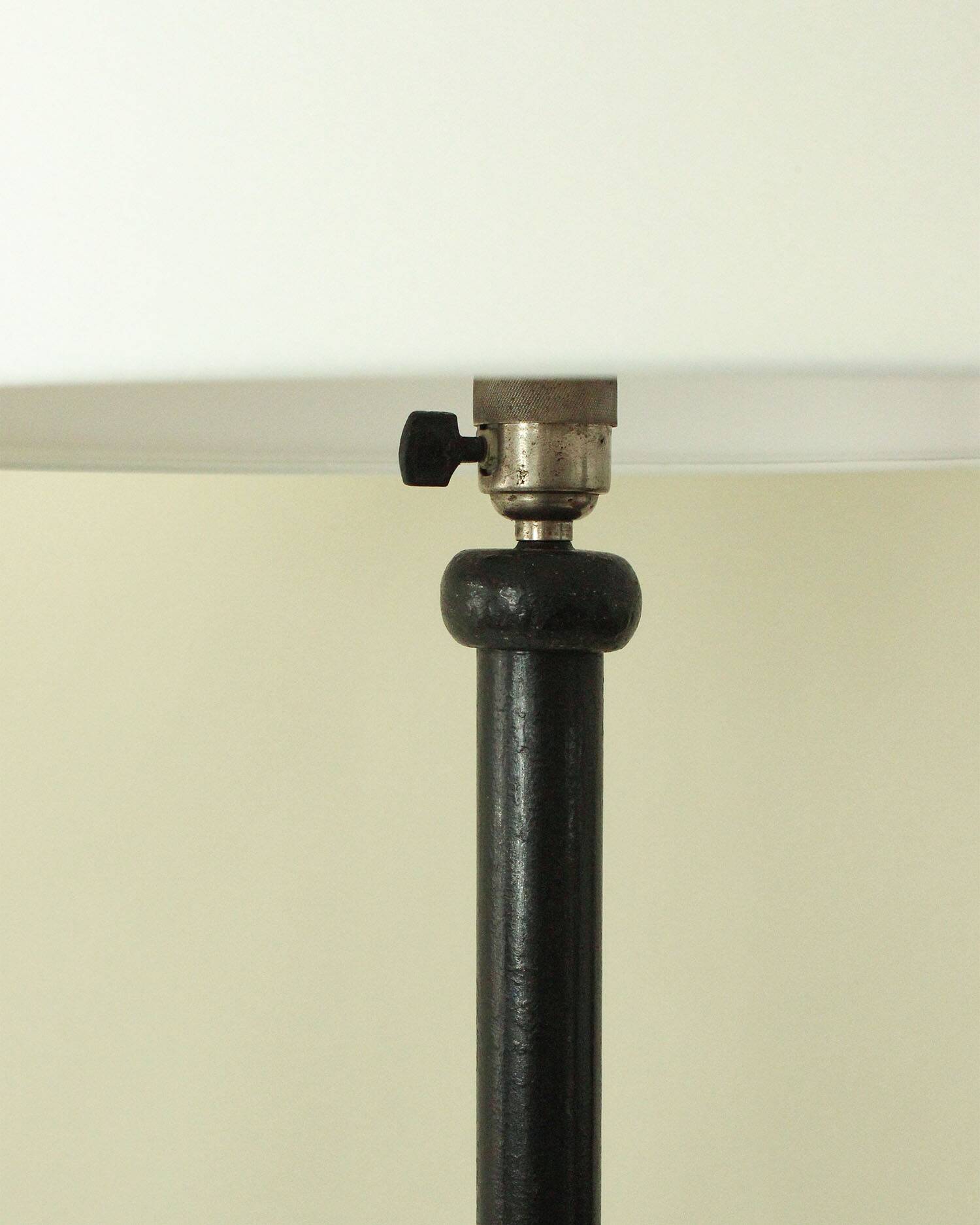 Neoclassical floor lamp in wrought iron