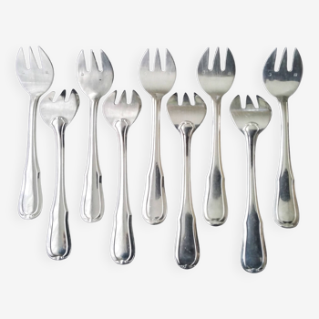 9 fourchettes à huitres en métal argenté