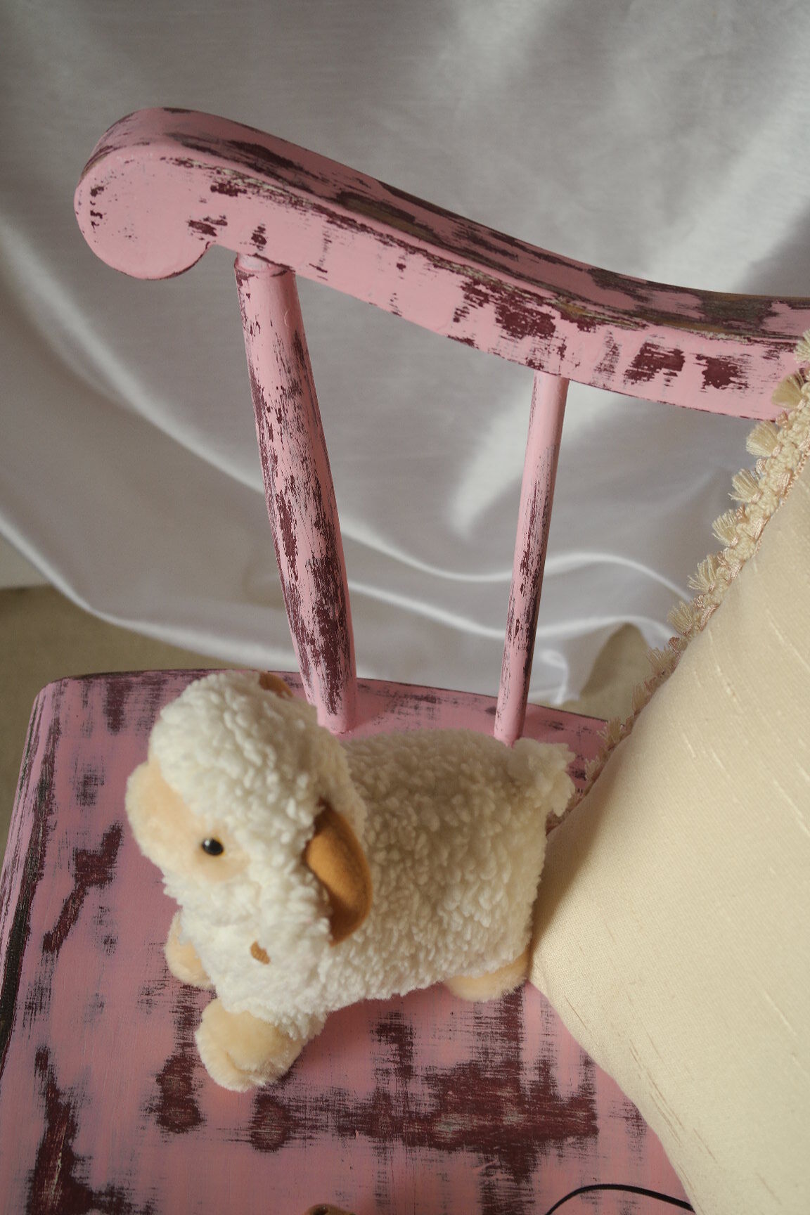Rocking-chair vintage 50 in pink patina wood