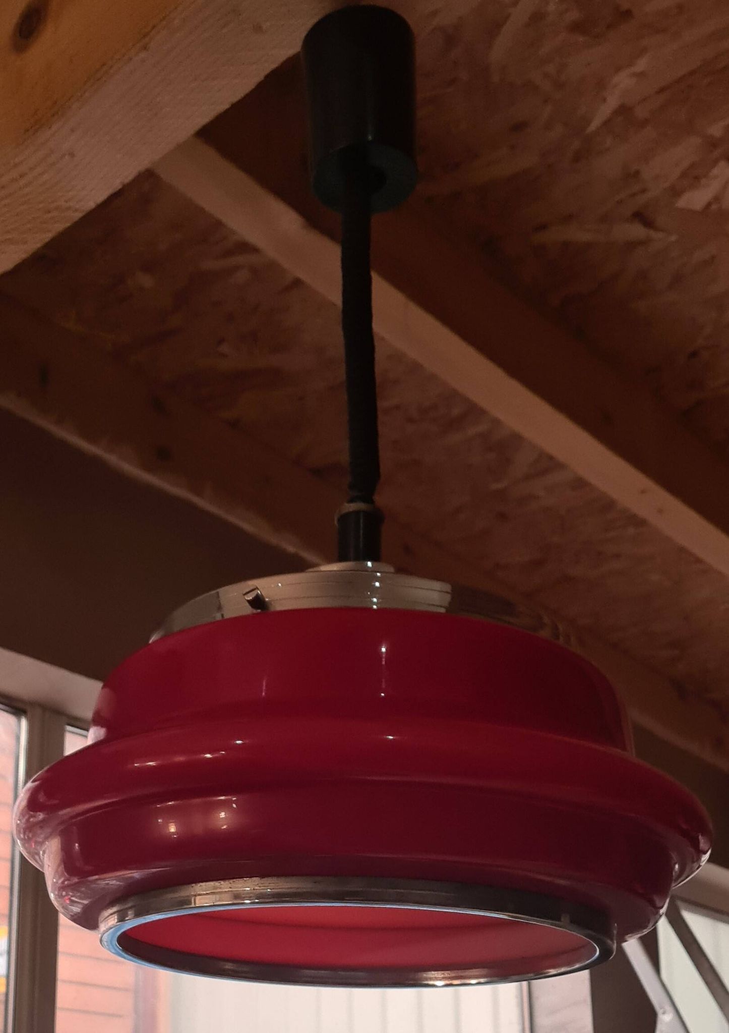suspension 1960 to 70 red opaline and chrome 64x38 very good condition
