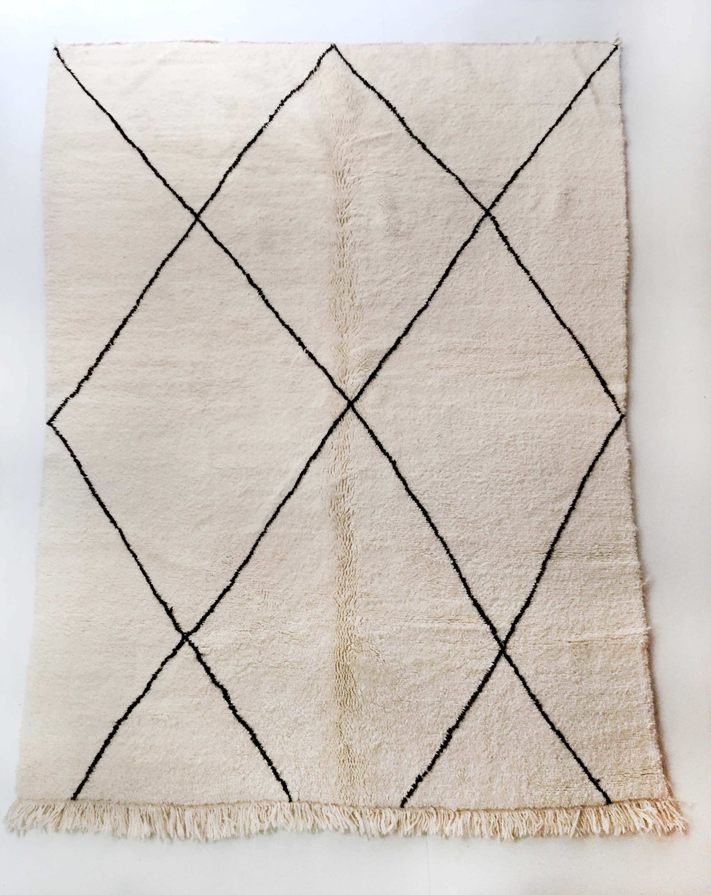 Moroccan Berber carpet Beni Ouarain unbleached with black diamonds 293x212cm