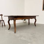 Table, drapière en noyer, XIXème s.