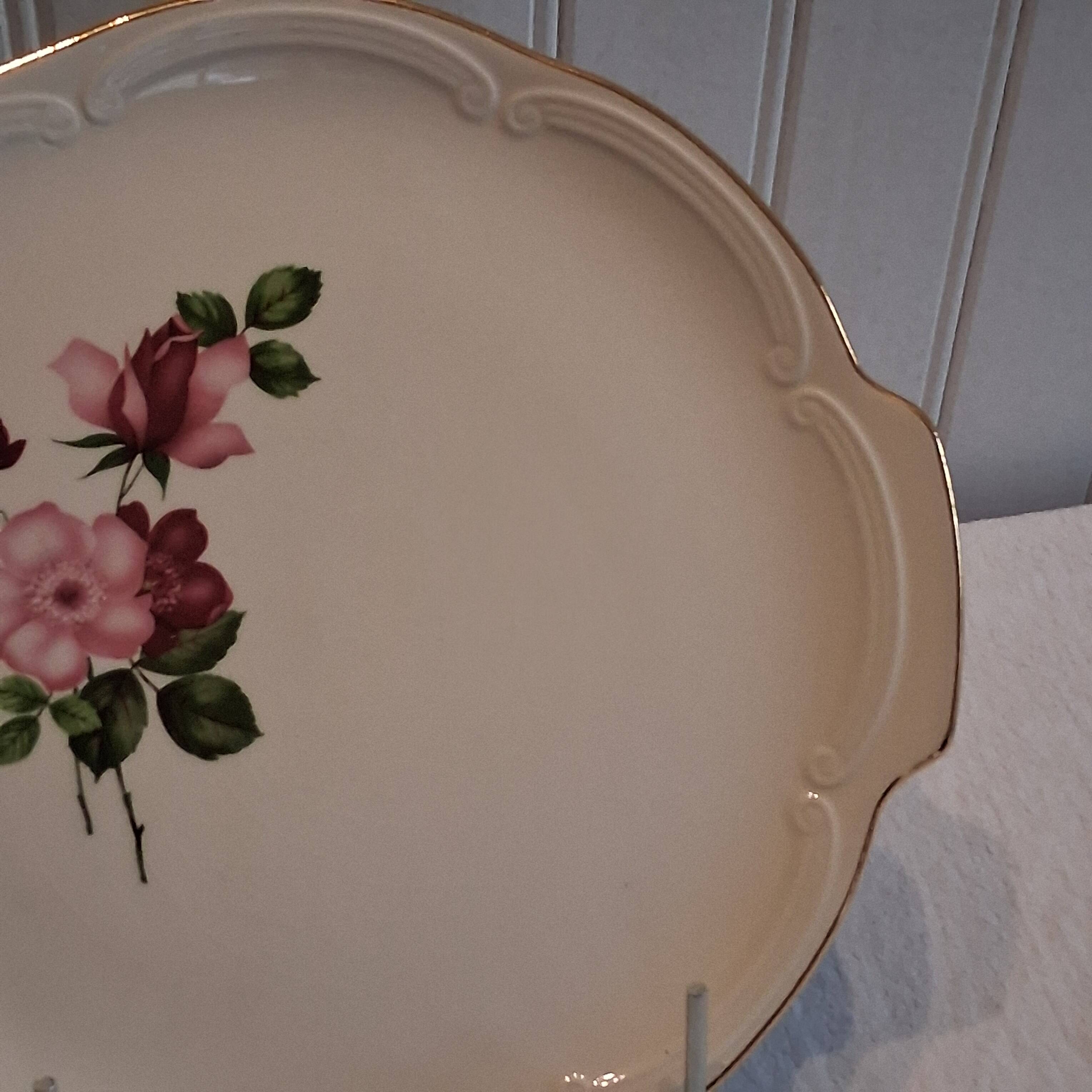 Ear plate from Gien model "Chinon" in very good condition.