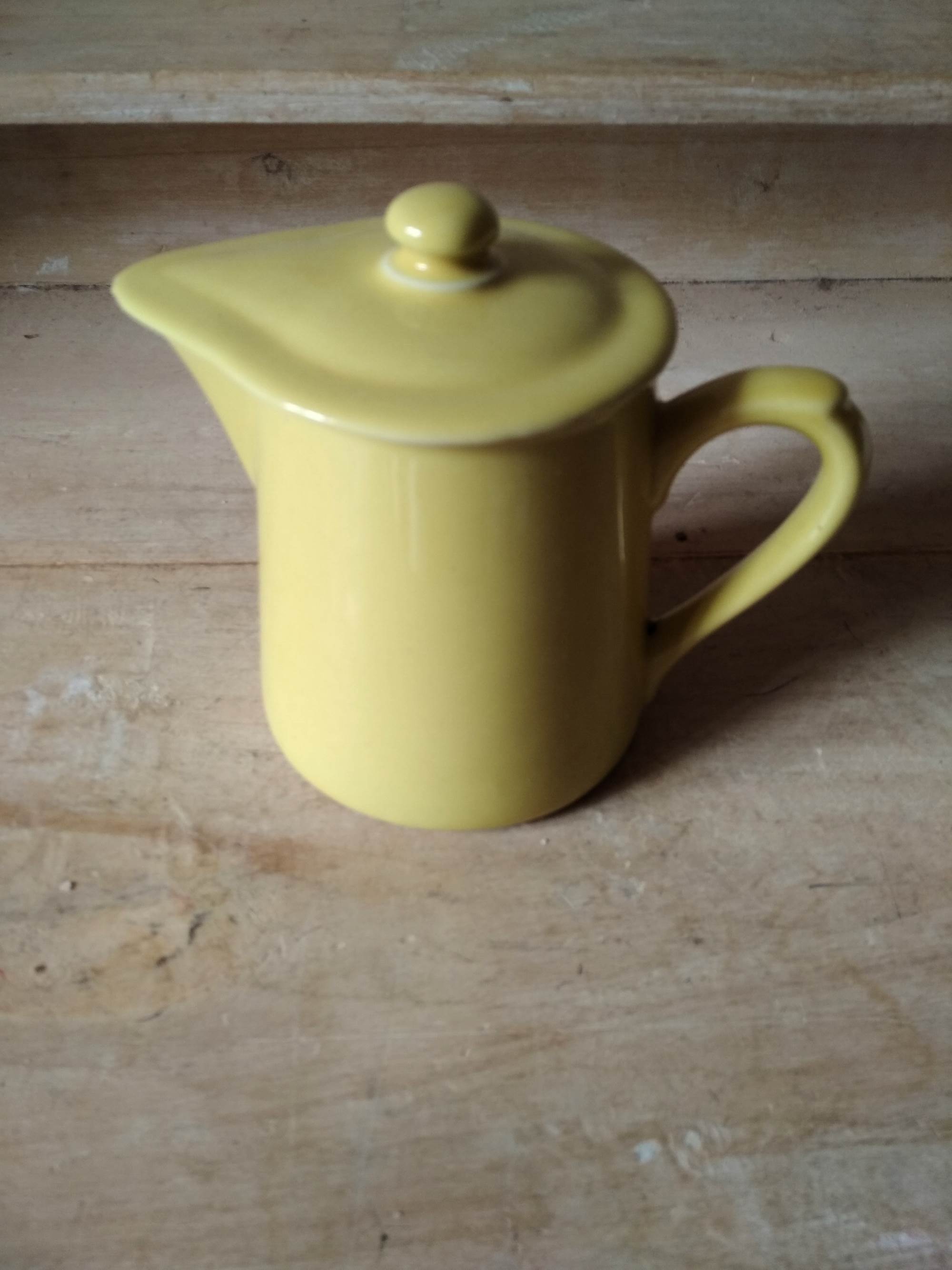 Ceramic teapot