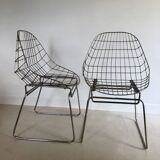 Chaise design en acier filaire