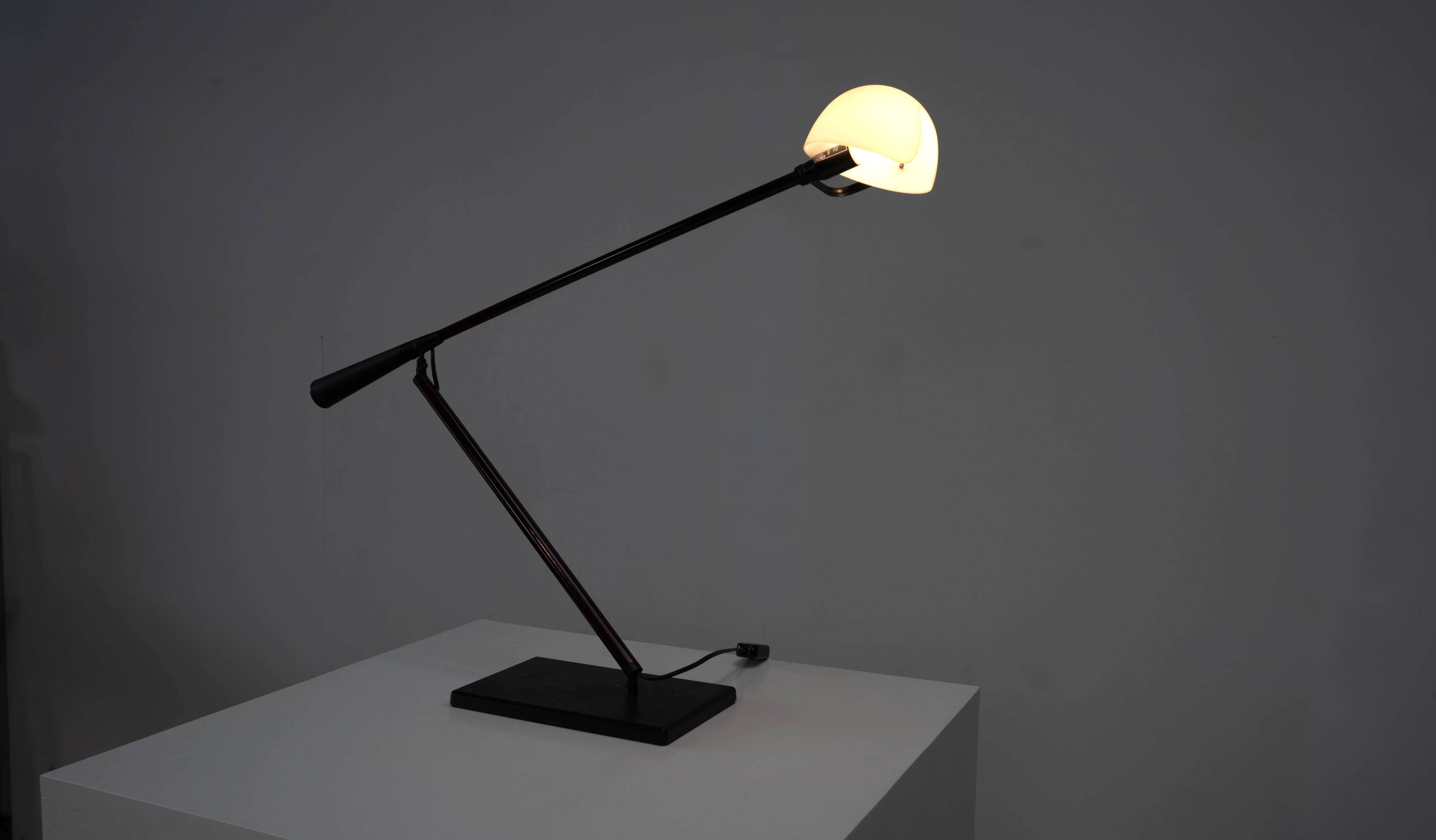 Paolo Rizzatto for Arteluce model 613 Table lamp