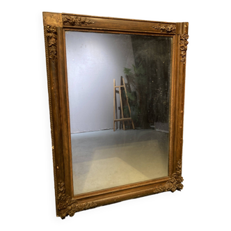 Miroir en bois rectangulaire avec moulures