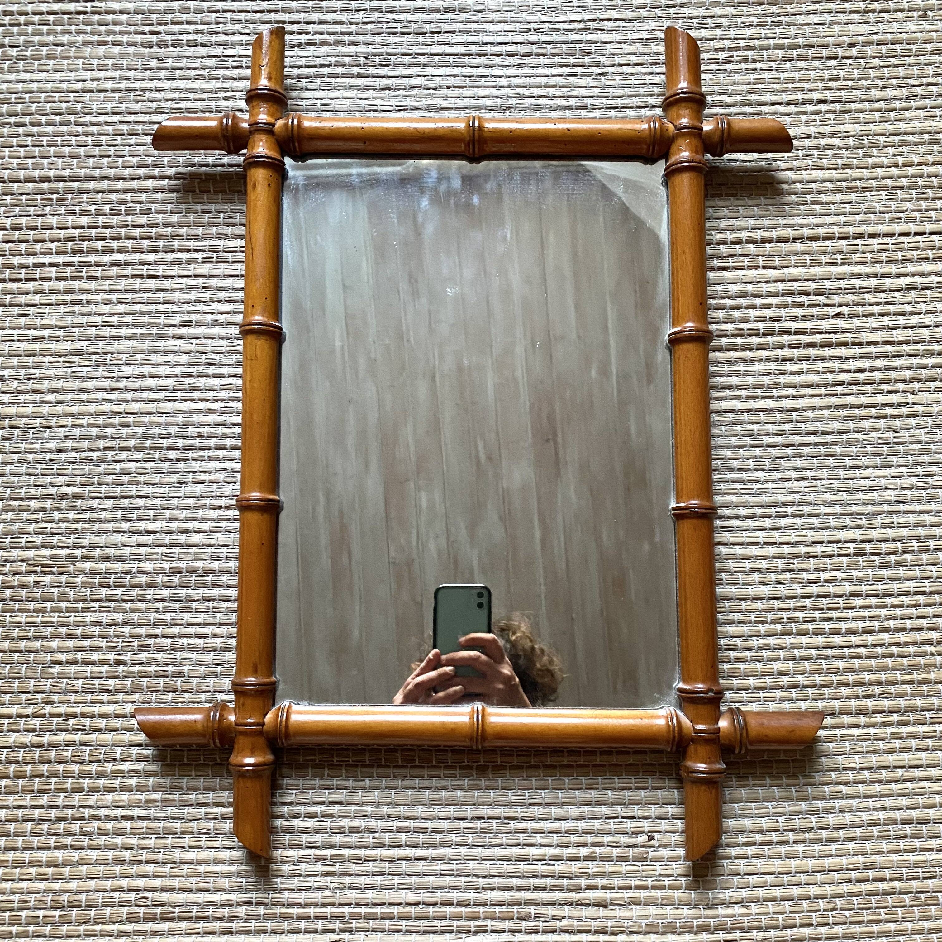 Miroir vintage en bois tourné