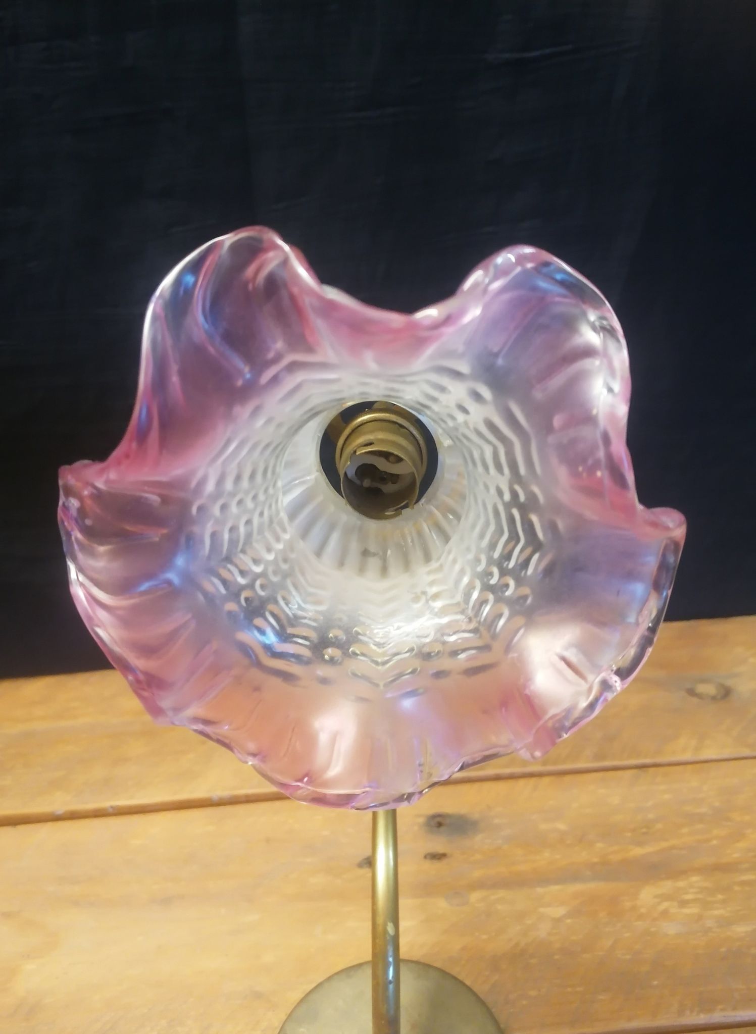 Swan collar wall applique and glass pressed Pink and white - 60s