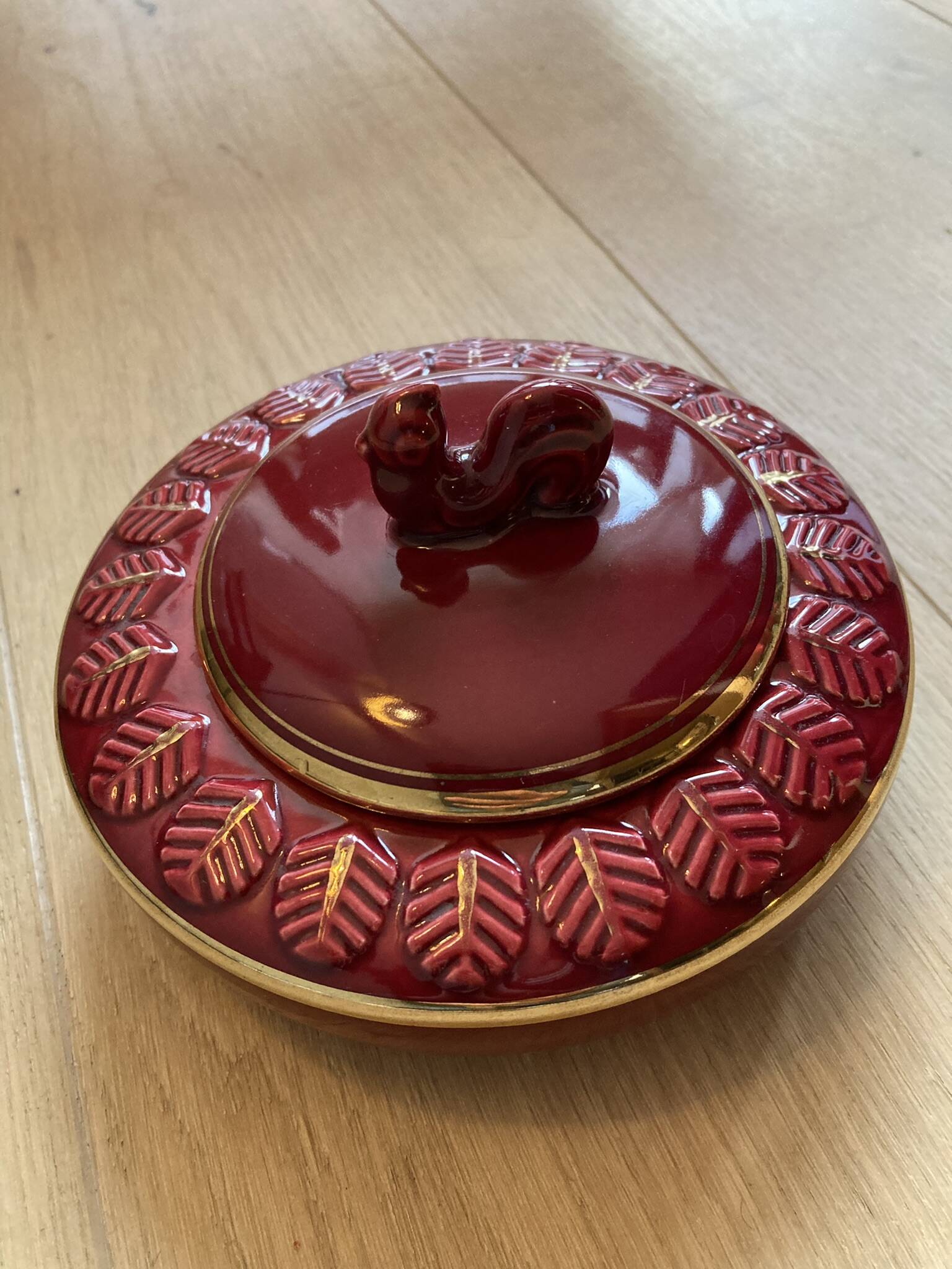 Verceram rooster candy box