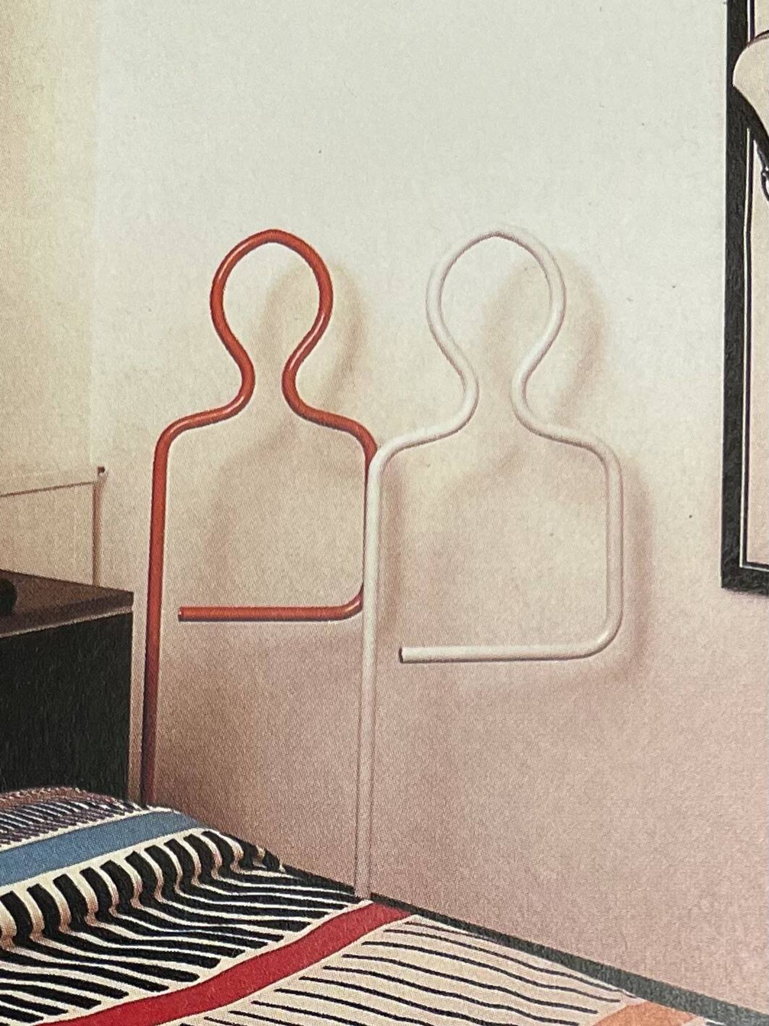 Mute valet in lacquered steel tube, Paolo Cagliari, Penta 1980