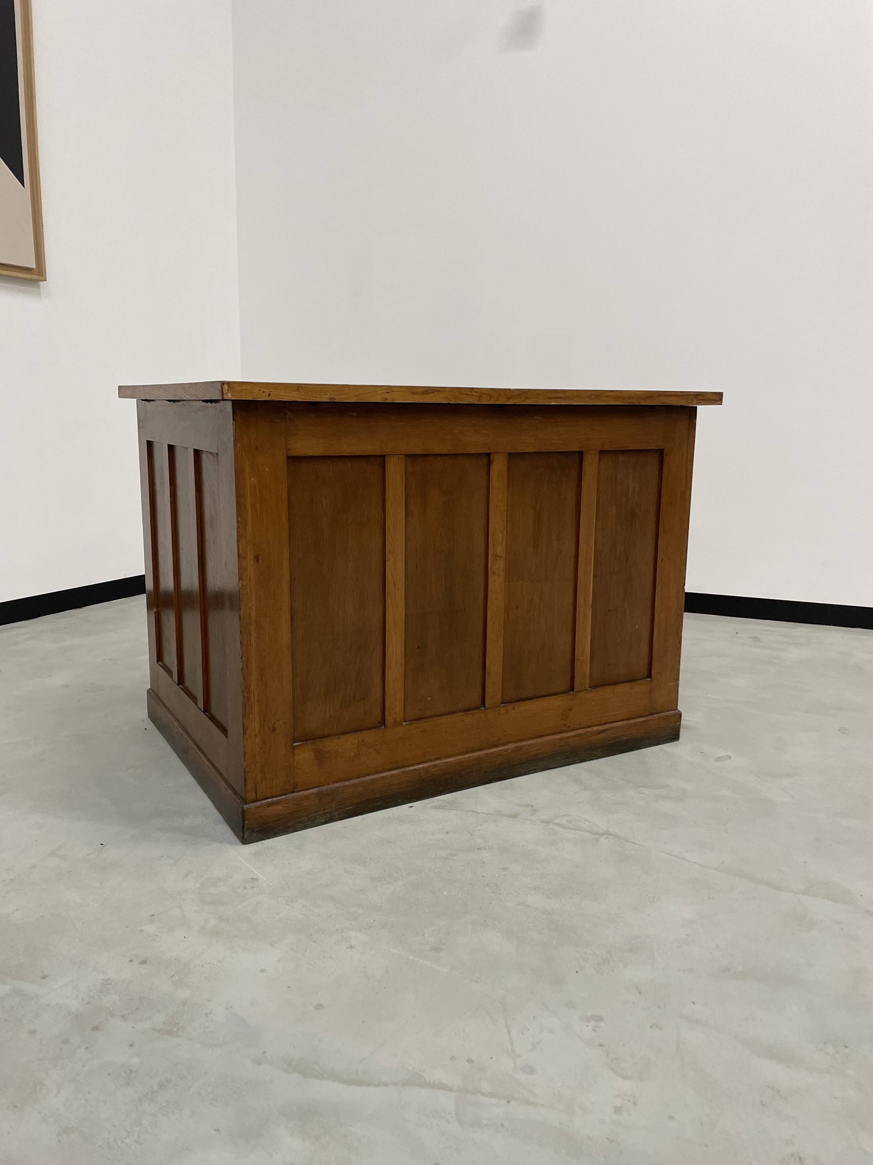 Oak and veneer counter or desk