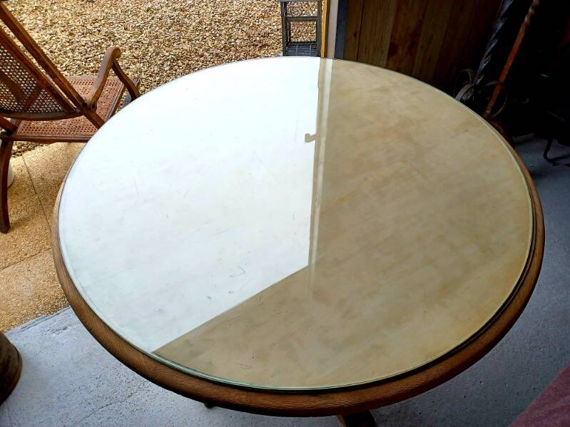 Art Deco round table - for living room, smoking room or games