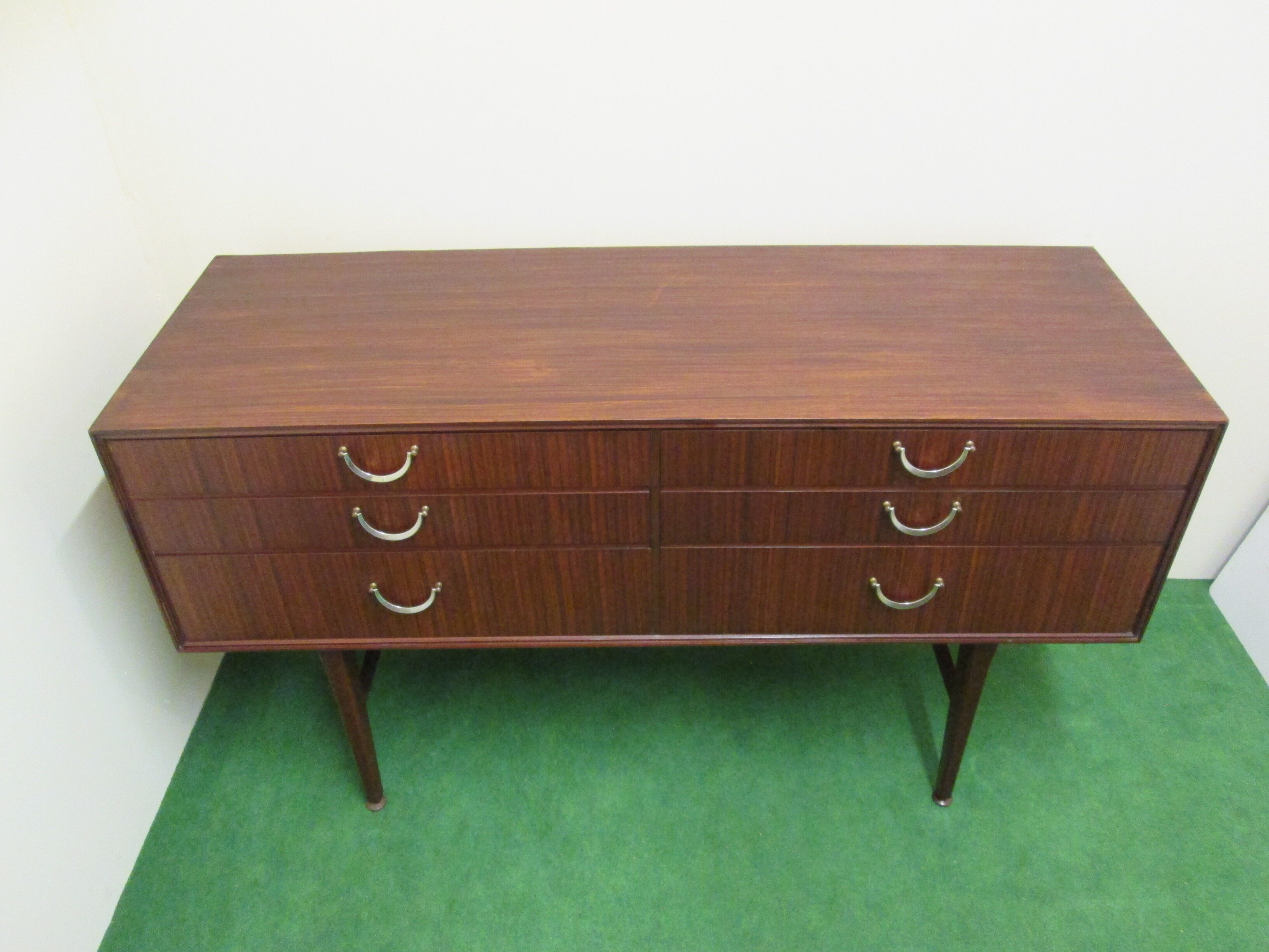 Vintage chest of drawers