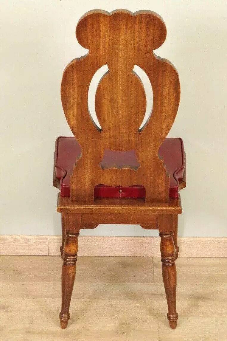 Set of 6 Italian Renaissance style chairs in solid walnut, finely carved.