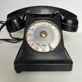 Téléphone ancien en Bakélite