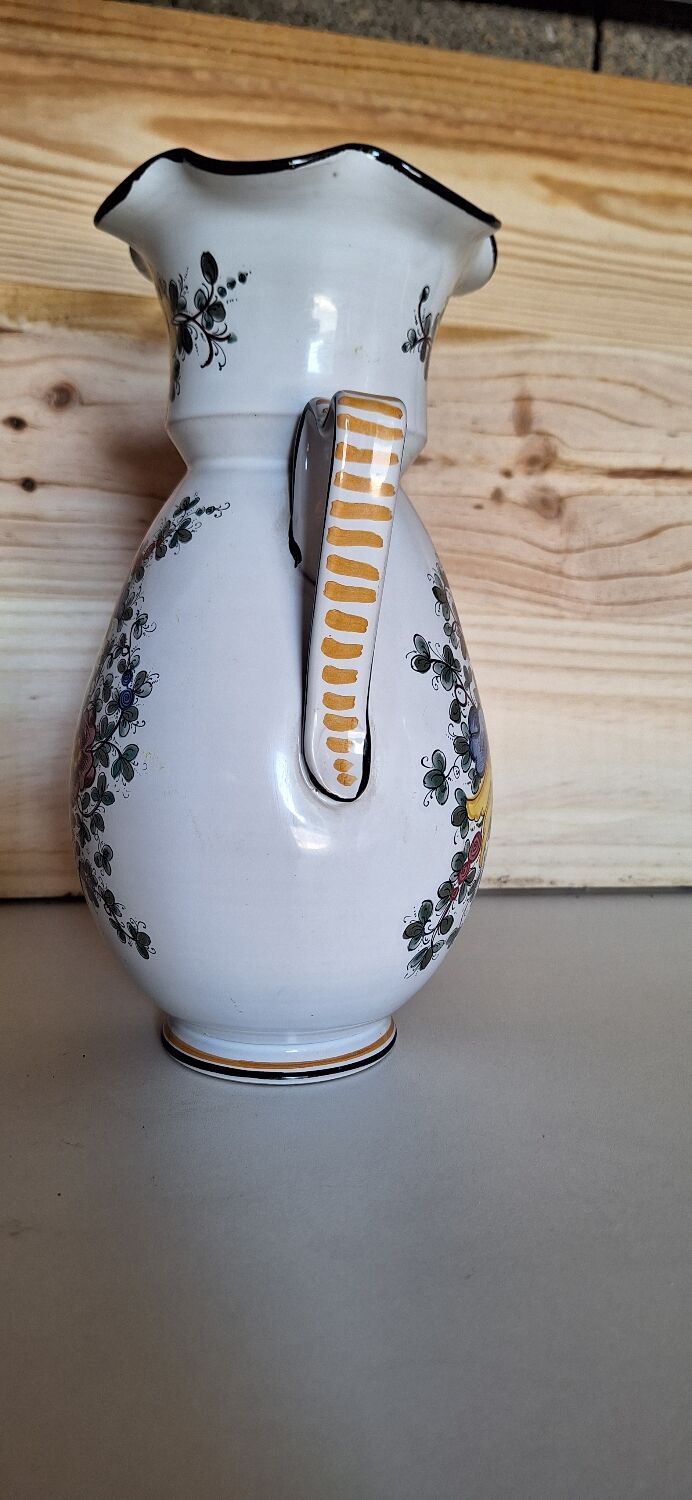 Italian earthenware vase
