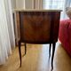 Commode Louis XV en marqueterie et bronze doré, plateau en marbre