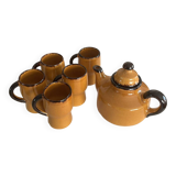 Teapot and cups set