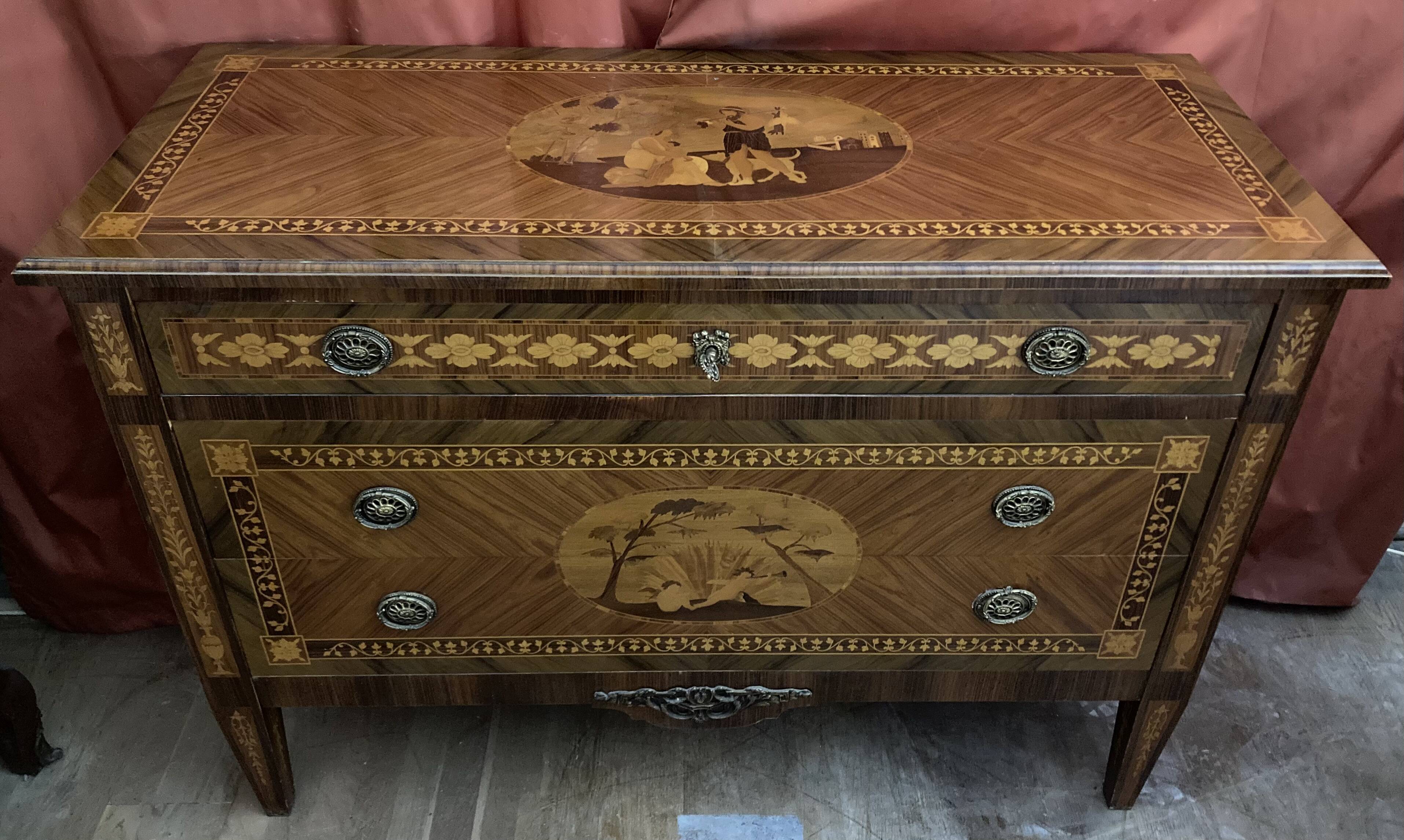Commode ancienne en marqueterie de style Louis XVI
