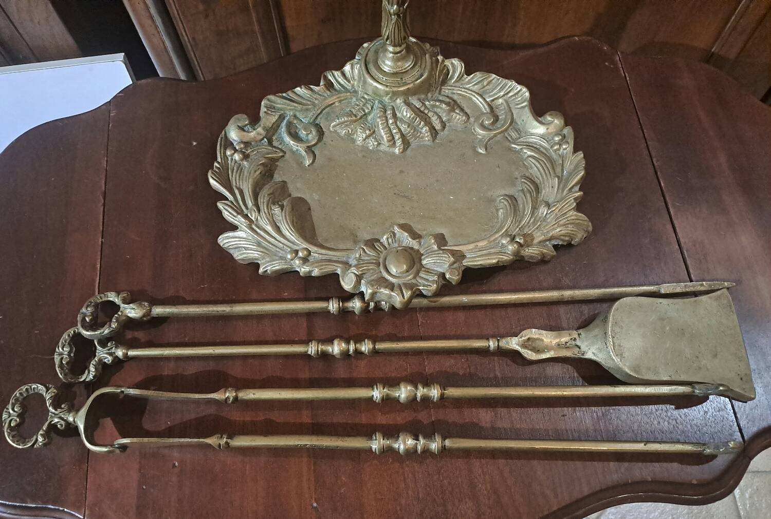 Bronze fireplace set