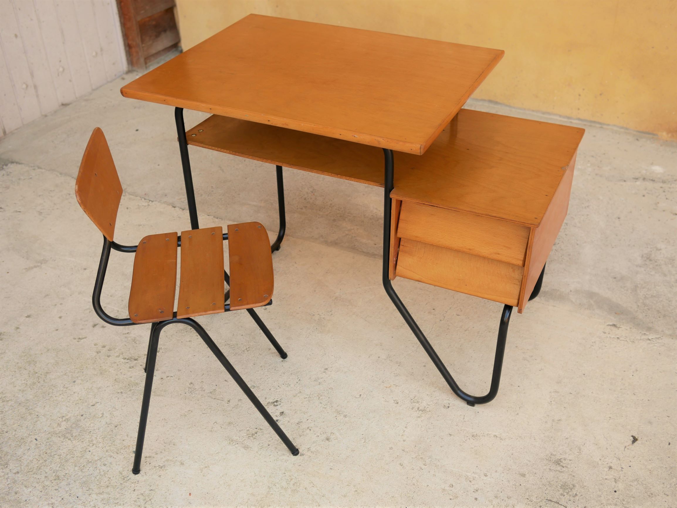 Bureau et chaise enfant vintage
