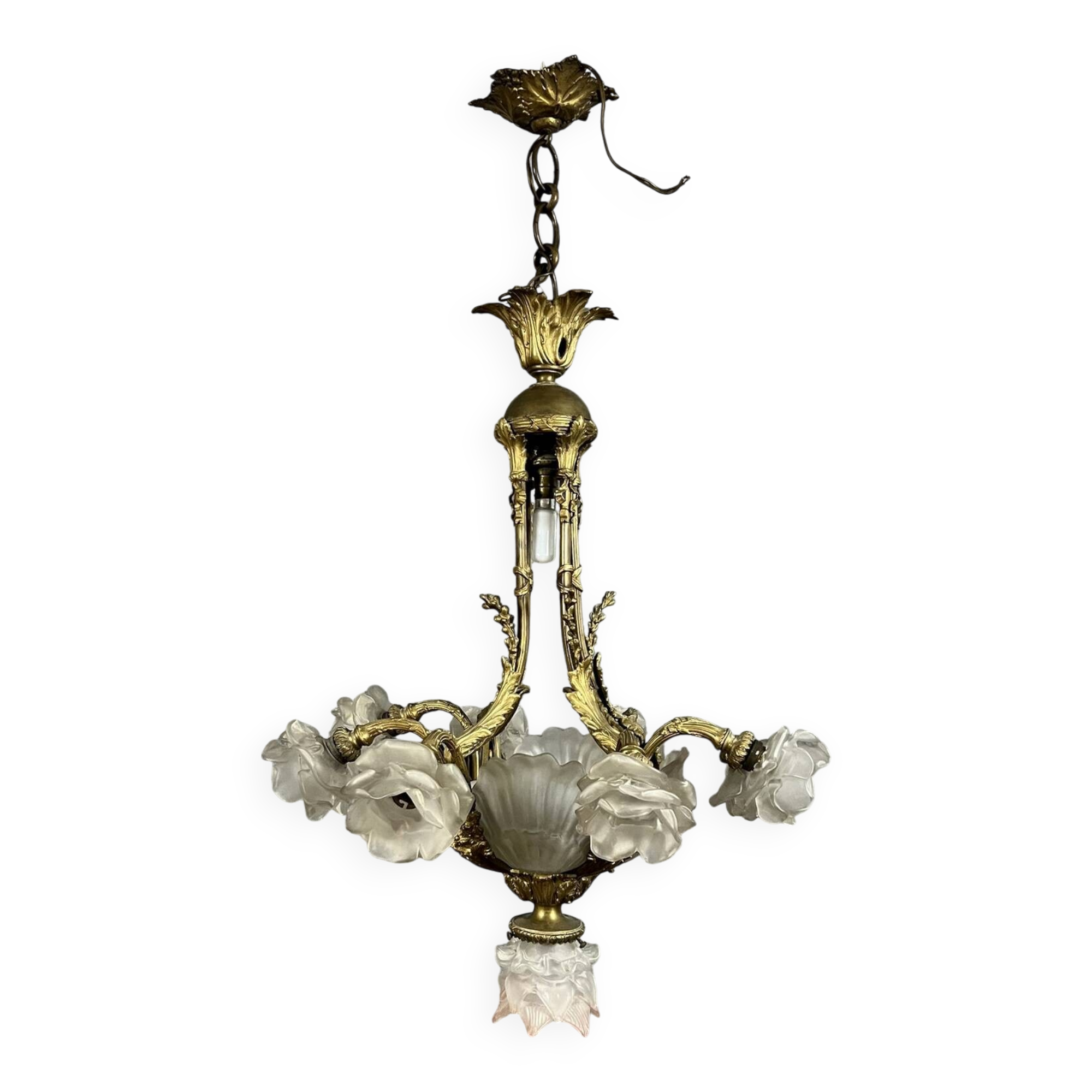 Lustre en bronze doré avec verrerie aux roses et coquilles