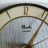 Formica pendulum Flash transistor