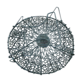 Folding old salad basket