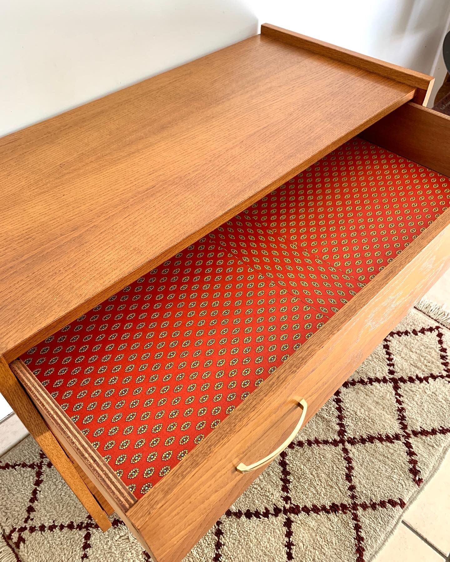 Vintage oak chest of drawers
