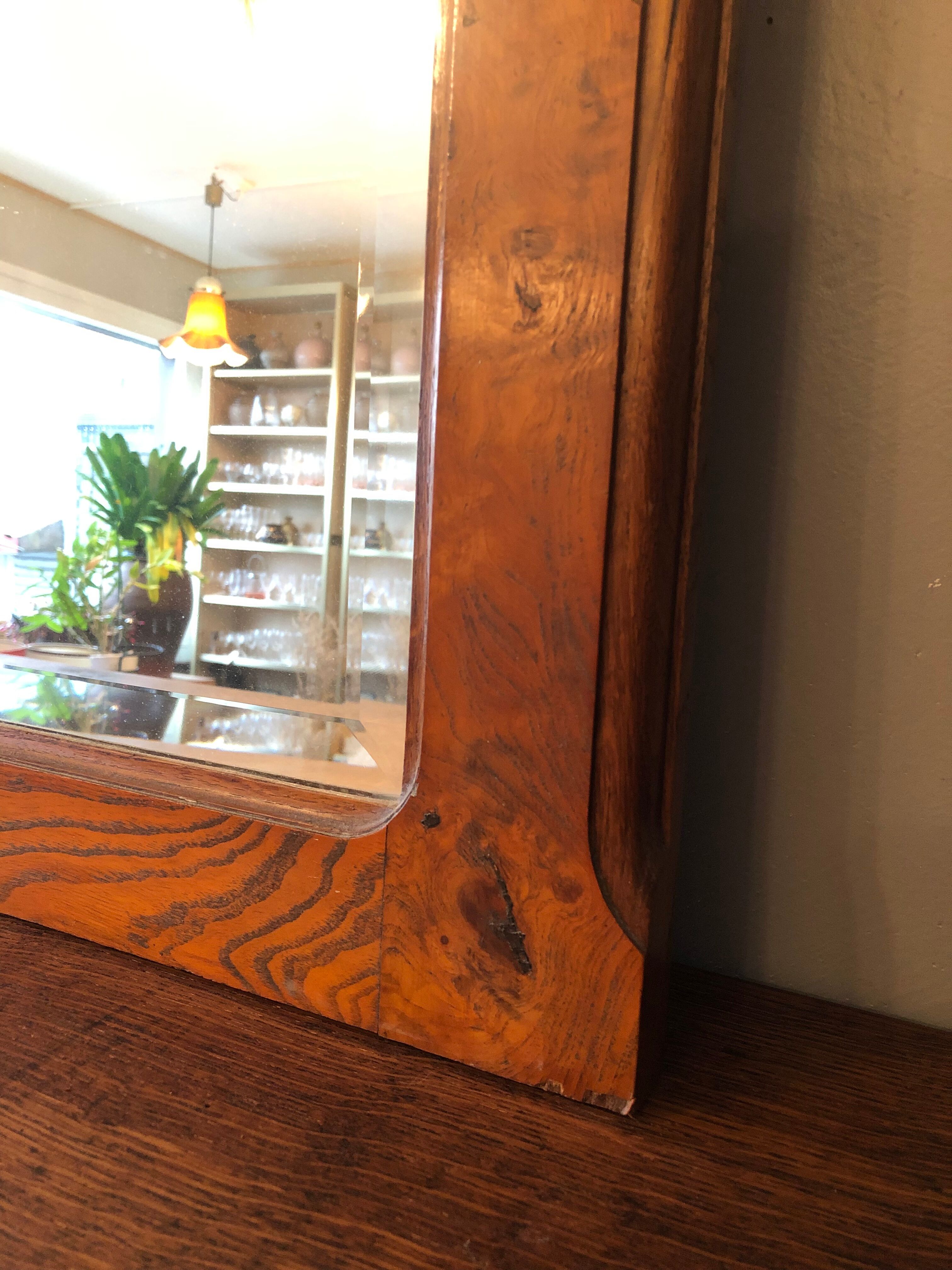 Mirror to pose art deco