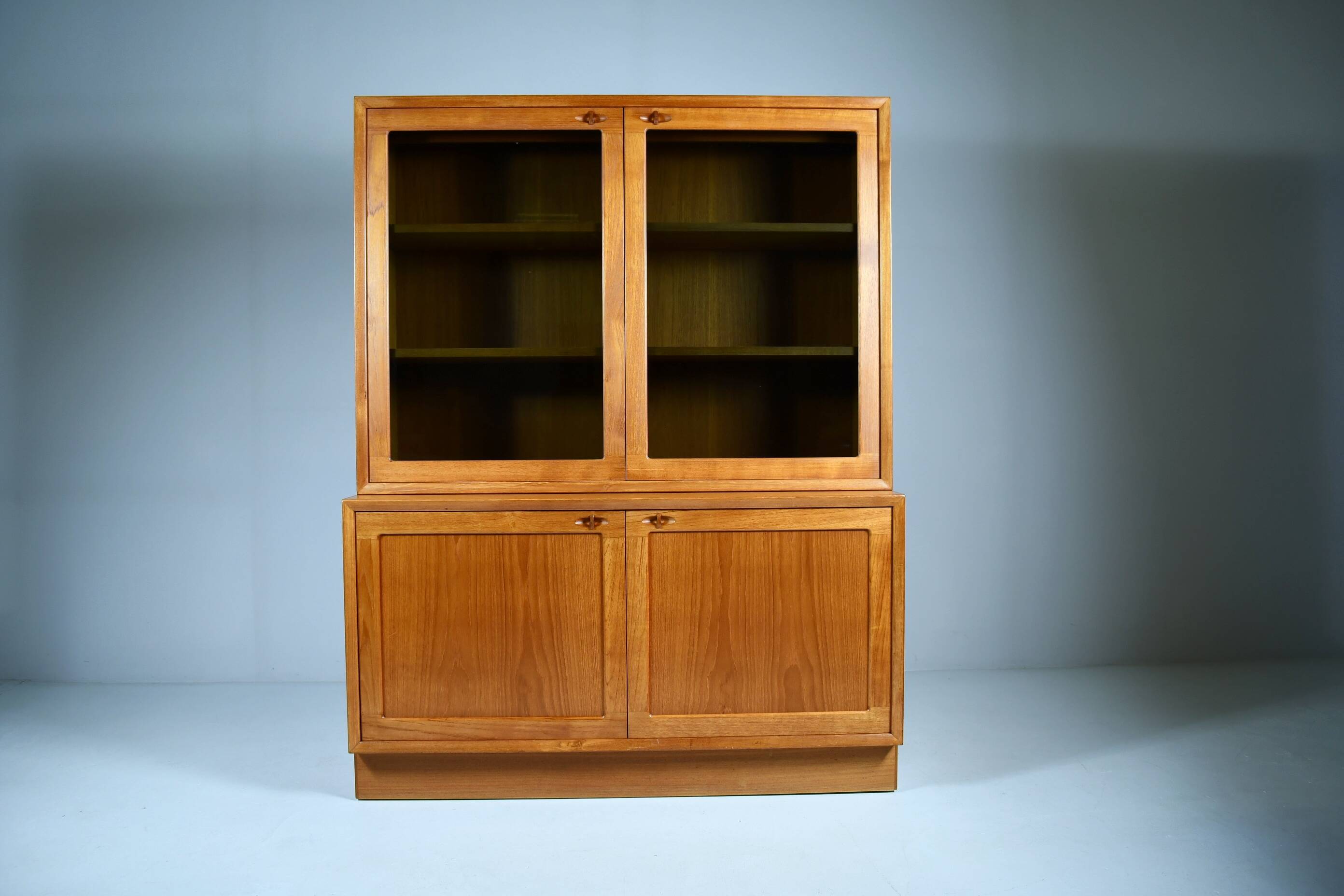 Cabinet en teck danois. H.W Klein. Années 1960.