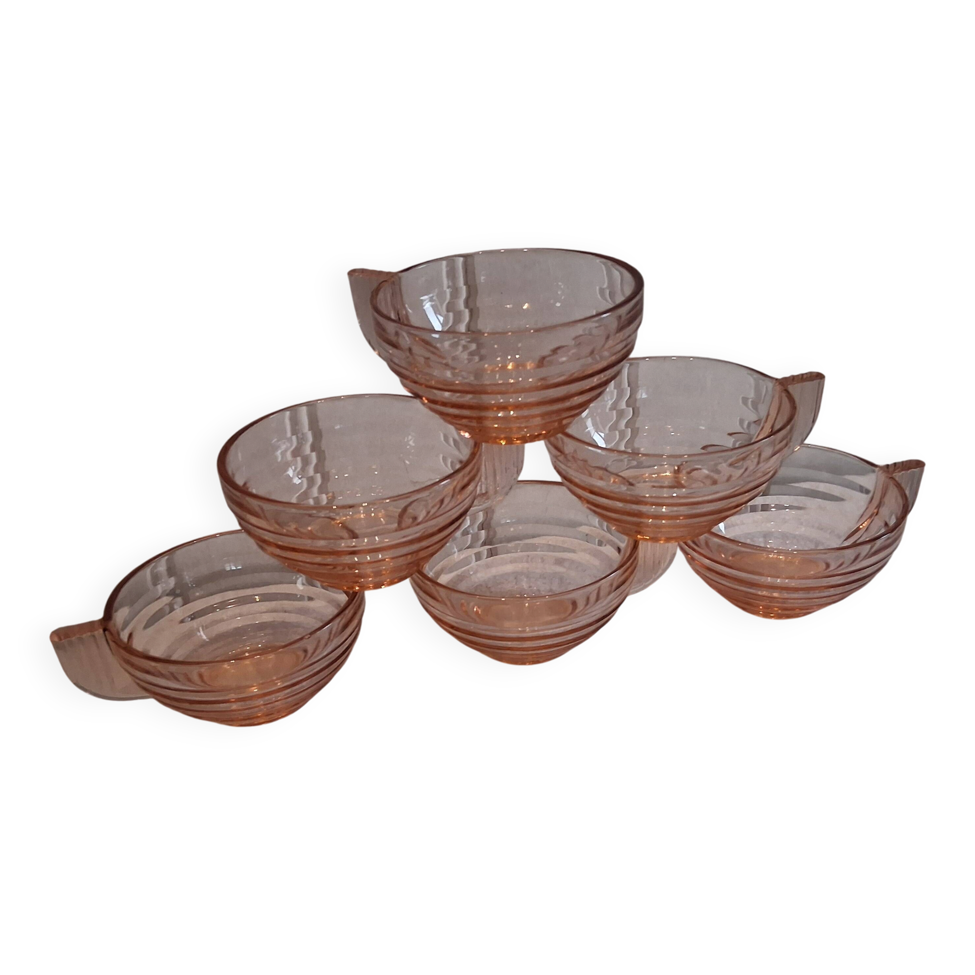 Set of 6 pink glass cups in very good condition.