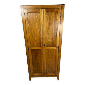 Armoire parisienne