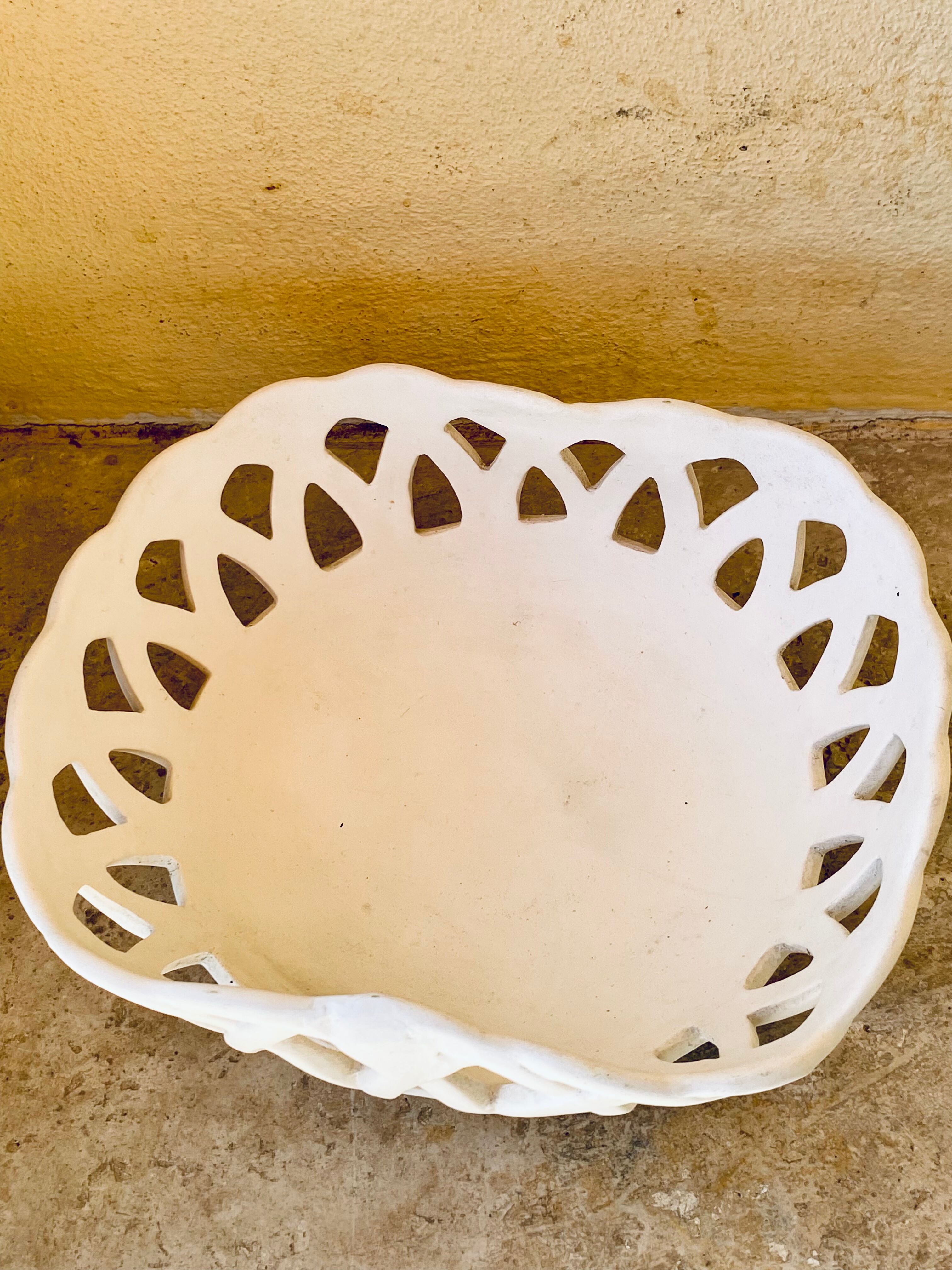 Plaster dish basket decoration