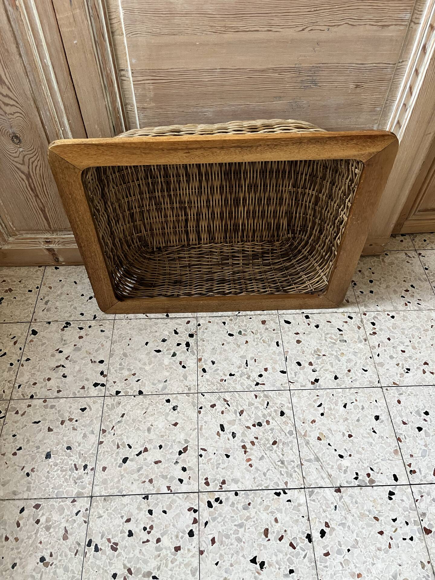 Panier en osier et bois 